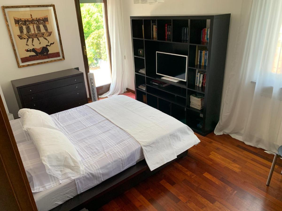 Near Como, Charming Apartment With Fireplace Grandate Dış mekan fotoğraf